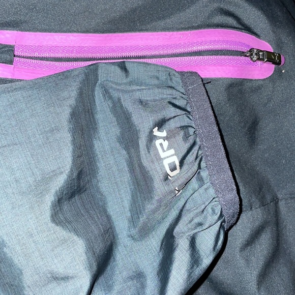 Under armour windbreaker - Picture 4 of 4